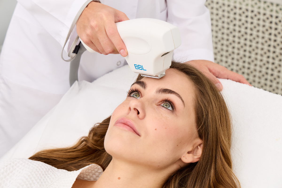 И главное — без фильтров, фотошопа и плотного тона.