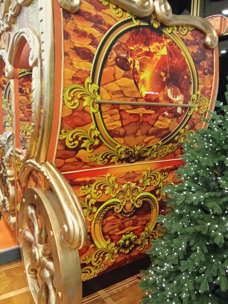 Новогодняя исталляция из Кремлевского Дворца