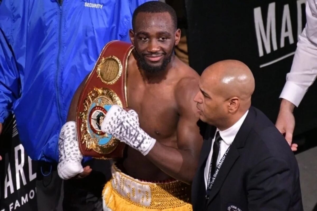    Непобежденный чемпион мира Теренс Кроуфорд завершил карьеру боксёра