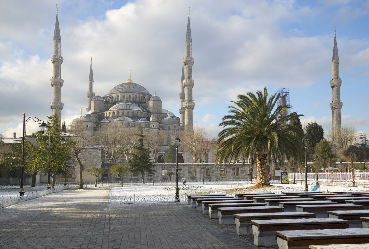 Голубая мечеть в зимний день, Стамбул. Источник: Shutterstock