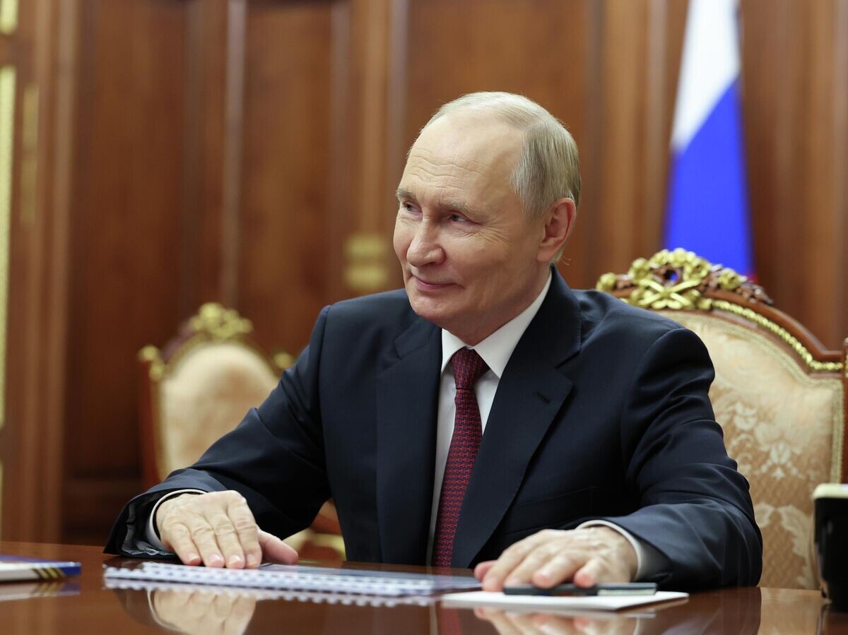    Президент России Владимир Путин во время встречи с председателем ЦИК Эллой Памфиловой | © РИА Новости / POOL