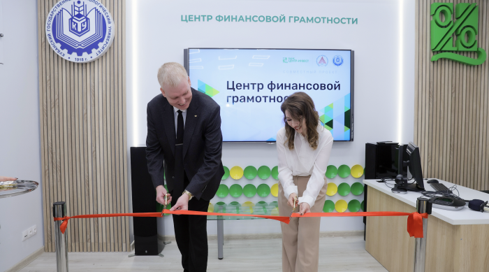    Иван Семенец