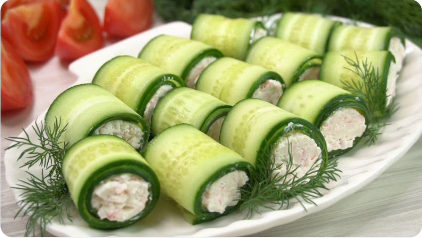 Закуска из свежего🥒огурца: по вкусу напоминают роллы филадельфия... Вкус знакомый, а вид необычный.