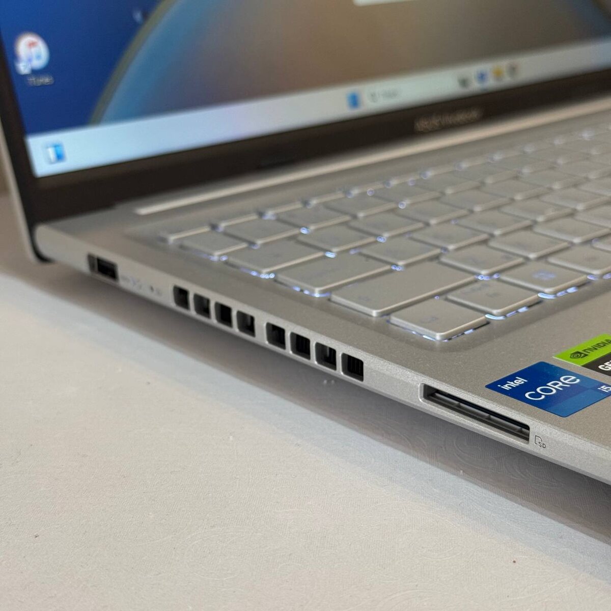 Asus VivoBook 16 K3605Z zamaeviliya