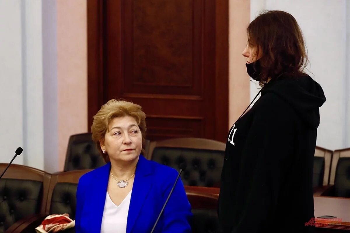    Проигравшая Долина не связывалась с Лурье после решения Верховного суда