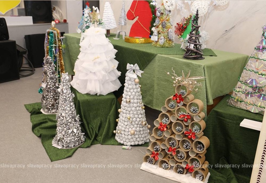     Творчество и инновации: в Копыльском РЦК открылись праздничные экспозиции