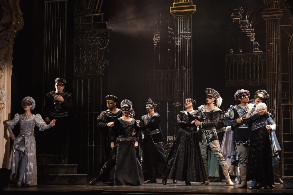    Фото предоставлены пресс-службой театра. Фотограф Анна Ривман Источник фото: Театр To Go