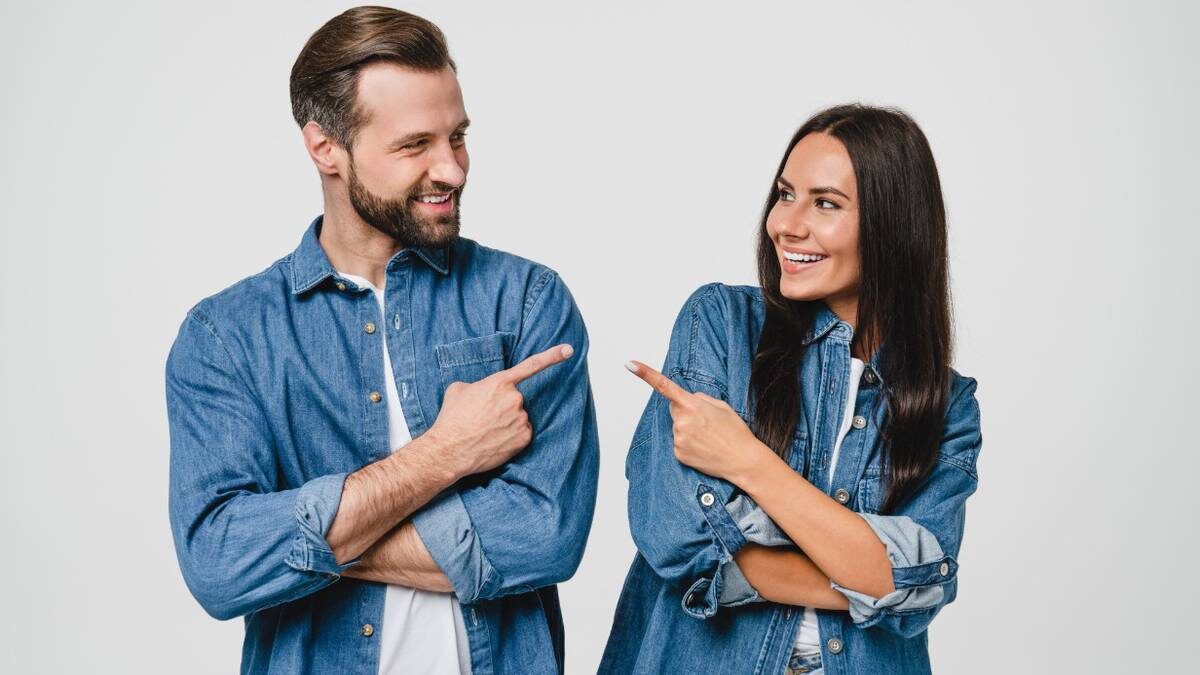    Постоянные собеседники, коллеги по работе, как правило, начинают бессознательно подражать друг другу / Фото: Shutterstock