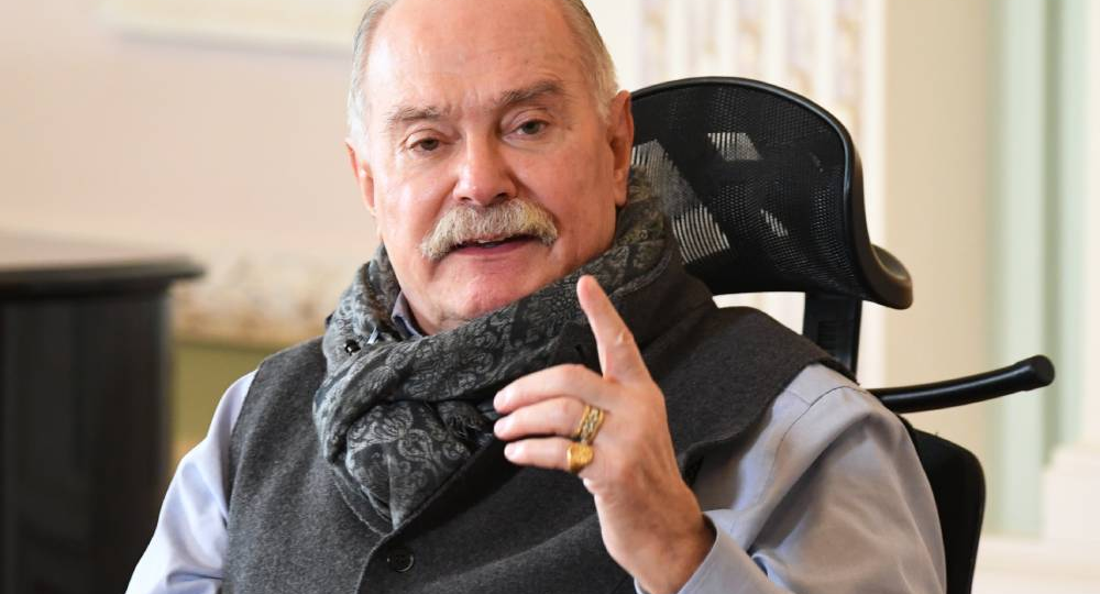 Никита Михалков о «вахтовом методе» элиты: почему наши звёзды скупают недвижимость в Майами, а зарабатывают в России