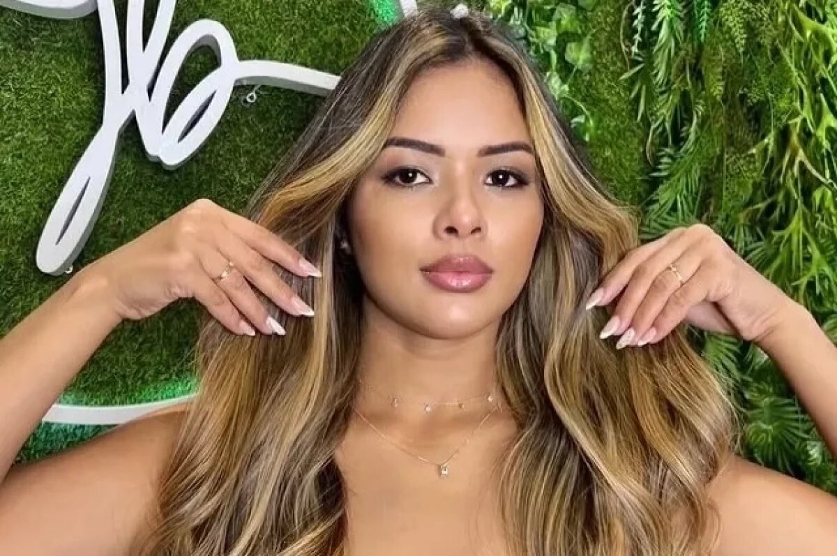    В Бразилии популярного блогера Марию да Силва выбросил из окна муж