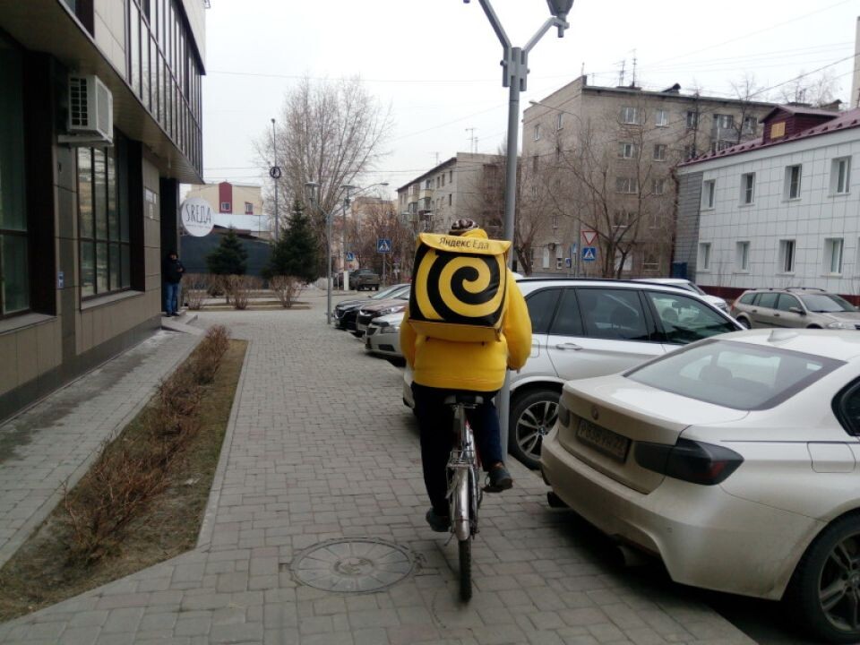    Курьер. Доставка. Источник: Алексей Кучерявых