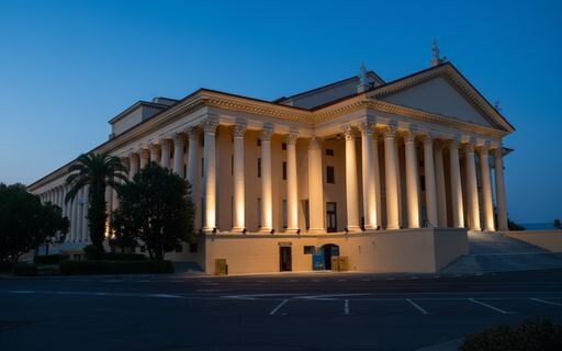 Зимний театр