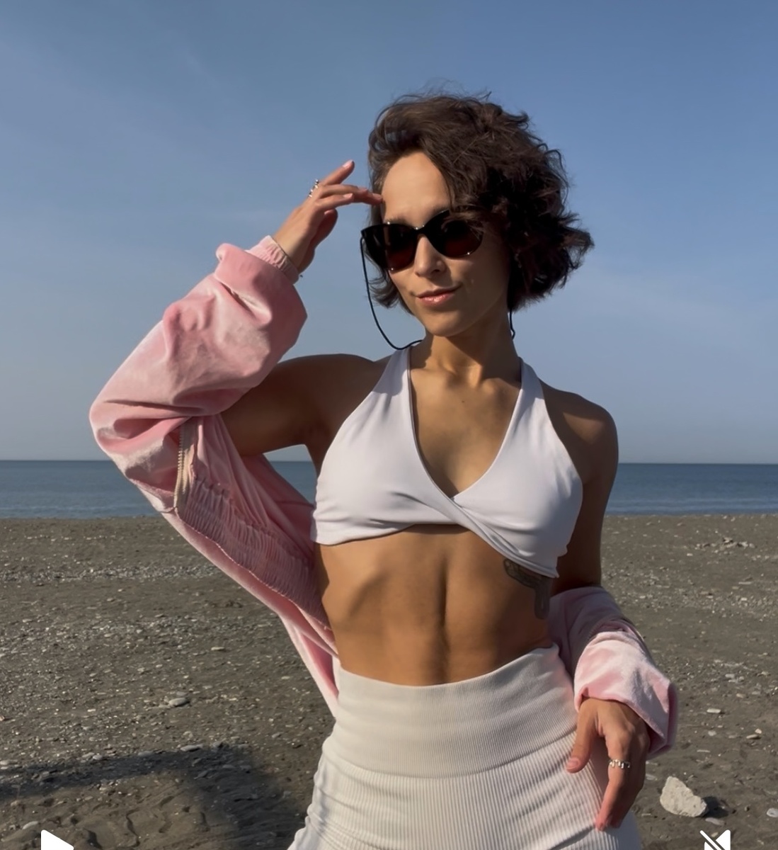 А еще я недавно переехала в Сочи из Питера и об этом тоже рассказываю!