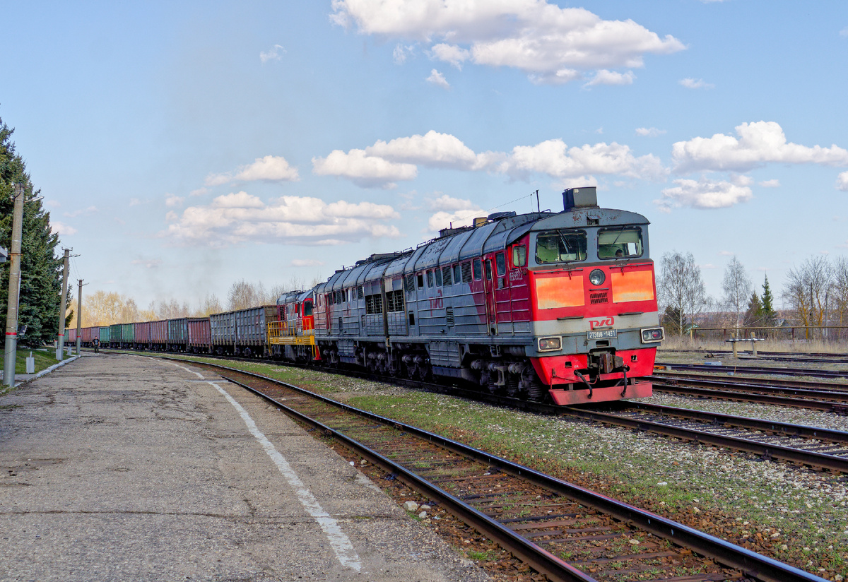 Тепловоз 2ТЭ116-1431 на станции Кольчугино. Фотография для иллюстрации внешнего вида локомотива.