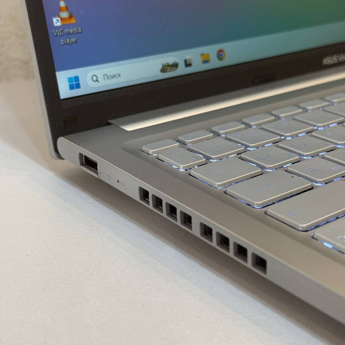 Asus VivoBook 15 X1605V zamaeviliya