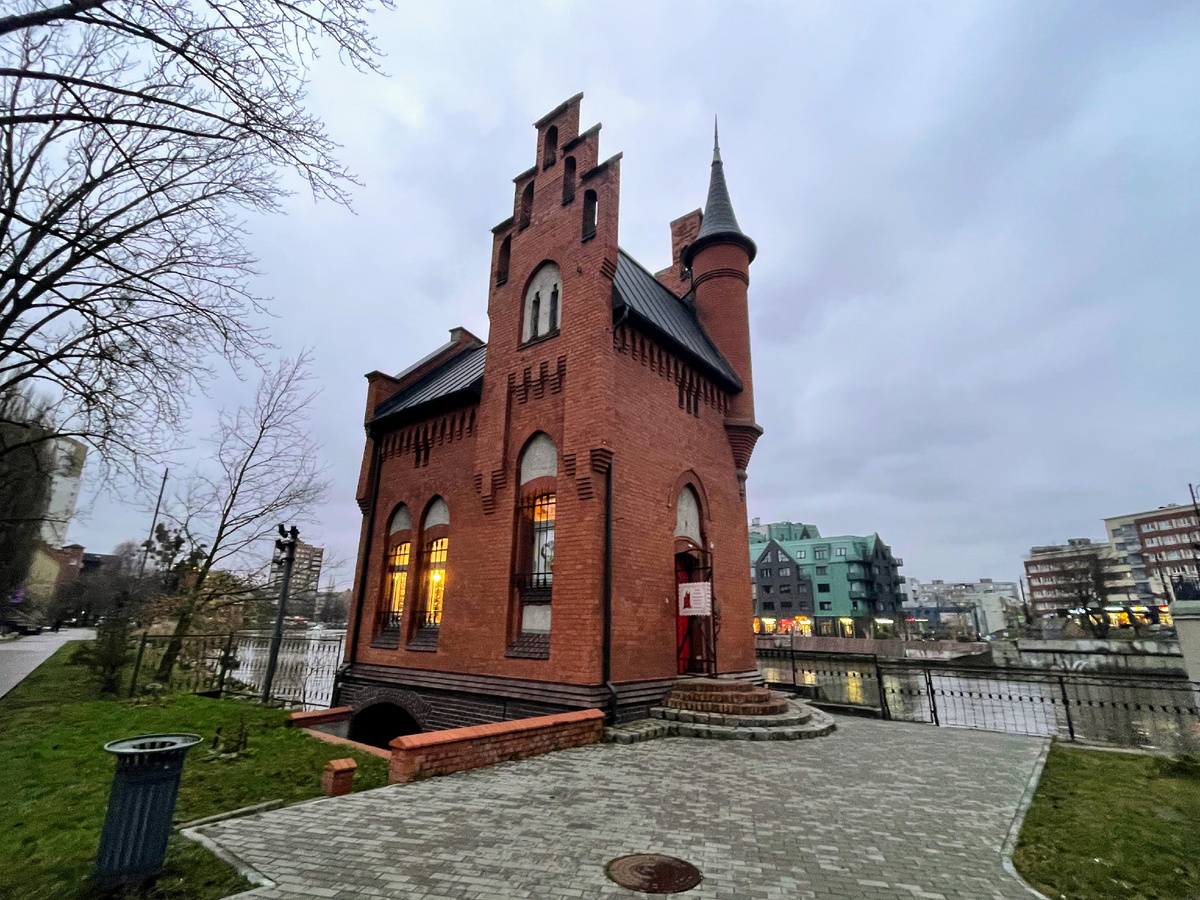 г.Калининград, ул.Багратиона, 4