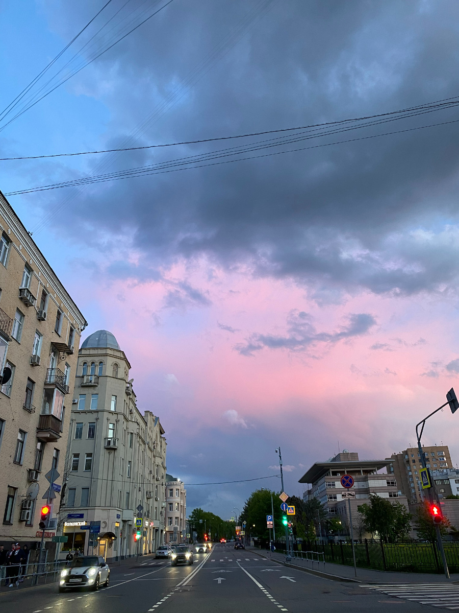 Фото автора канала. Покапавшись в архивах, нашла такое фото с остатками заката и частичкой дома А. Л. Баумгартена.