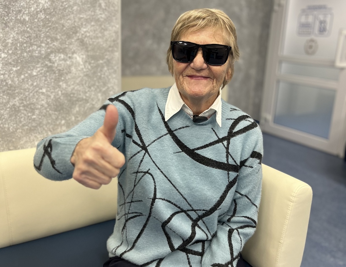 Галина Николаевна Исикова в клинике "Эксимер" спустя час после операции по лечению катаракты. Источник: "Эксимер"