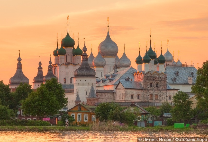 Закат над Ростовским кремлём