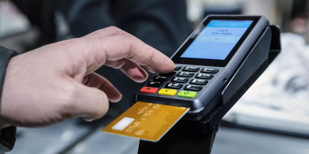 Почему карты «Мир» готовятся к отказу от контактного чипа — и зачем это нужно