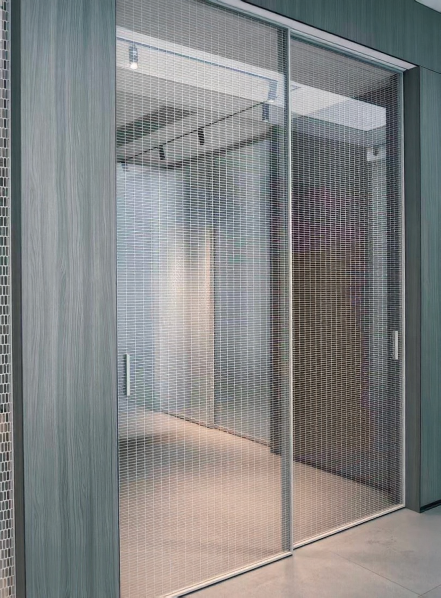 Пример дверей бренда Porterio для офиса
