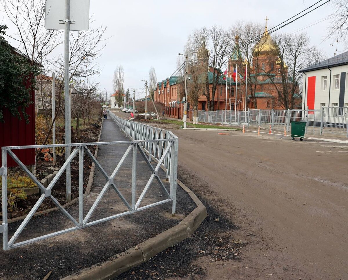    В Кореновске появились новые тротуары