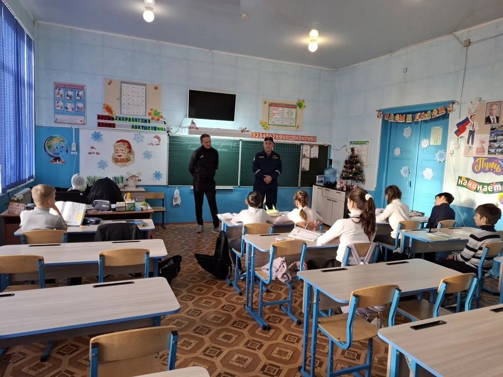 огнеборцы ПЧ№32 ГКУ "Волгоспас" встретились с учащимися школы с.Трудфронт Икрянинского района