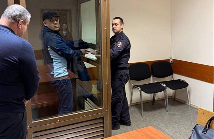    Дмитрий Кузьмин (в центре).t.me/moscowcourts