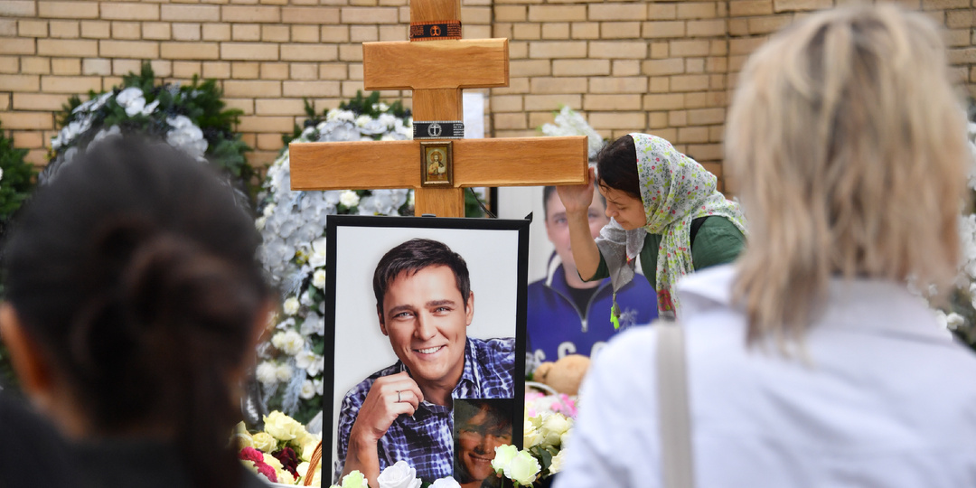 «И голова не болит, хотя она есть». Что рассказала душа Юрия Шатунова ченнелерам после его смерти