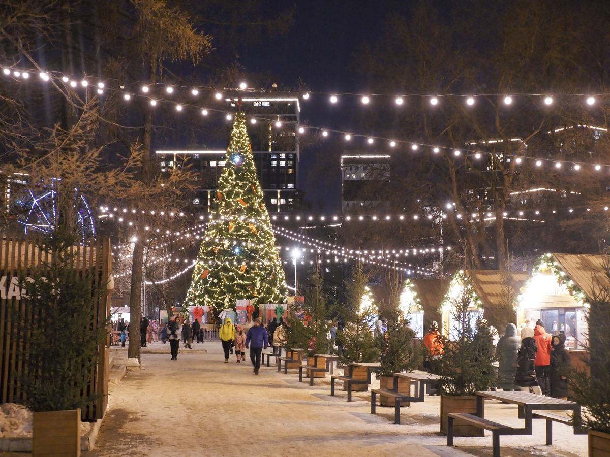 Некоторые люди просто не переносят шумные компании и обязательное веселье, что вызывает у них напряжение, отмечает психолог.  Фото: Фото: ФедералПресс / Антон Федулов