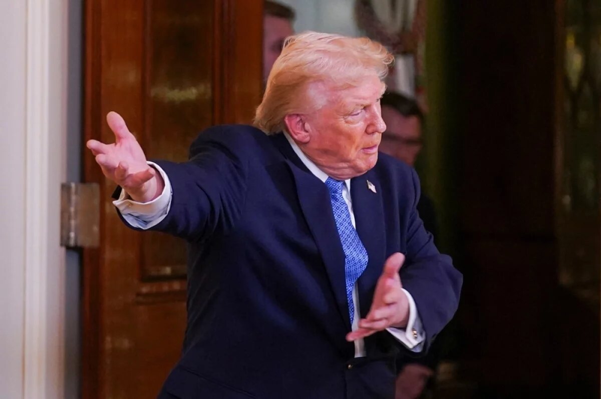    Трамп грозил карами Каракасу ещё со своего первого президентского срока: в 2017 и 2019 годах он вводил жёсткие санкции против Венесуэлы.