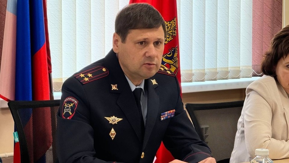 «Брал взятки деньгами и ремонтом квартиры»: в Красноярске завершили расследование дела экс-начальника краевого ГИБДД Андрея Сиротинина