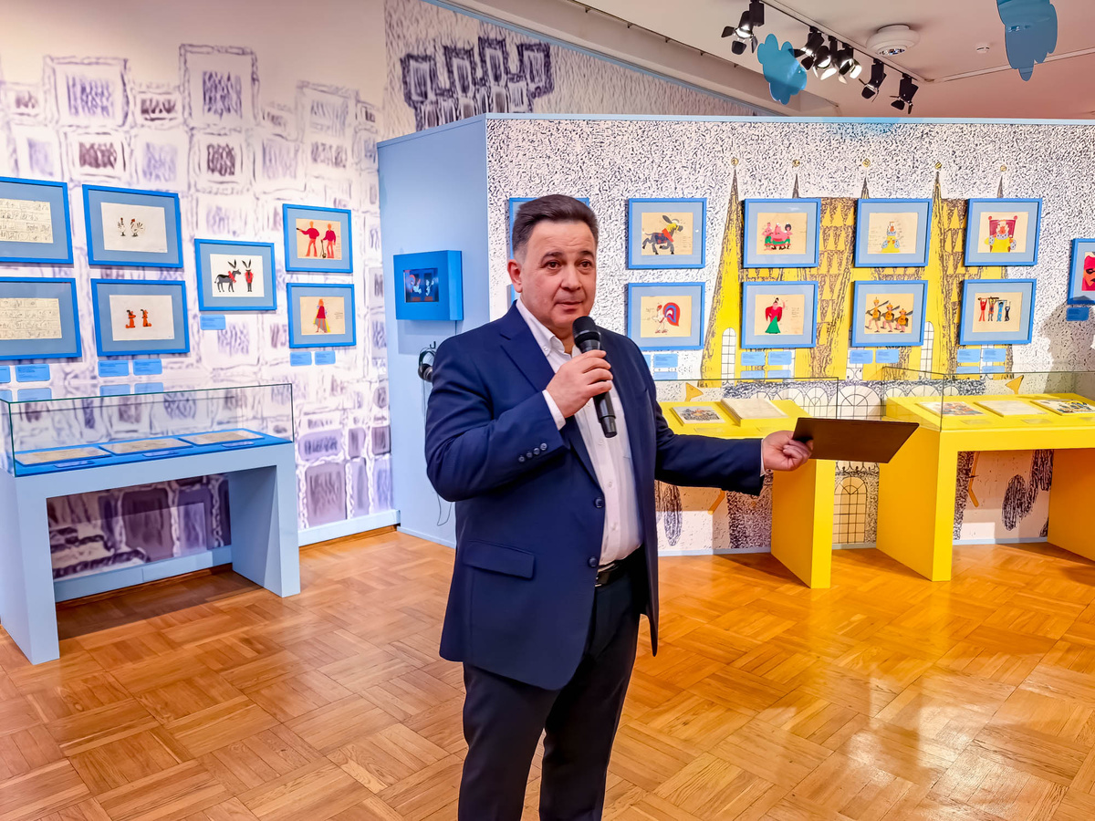 Открытие выставки "Мы к вам заехали на час…"