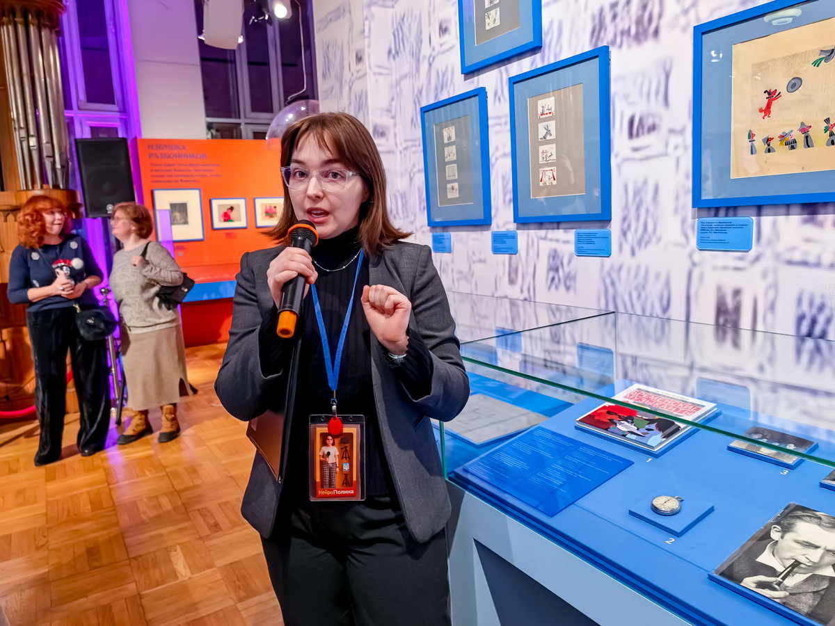 Открытие выставки "Мы к вам заехали на час…"