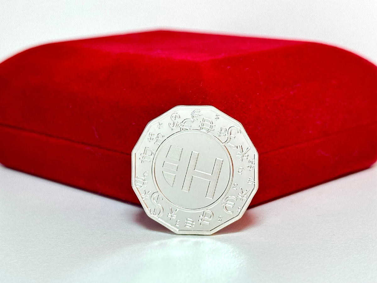 Памятная монета к юбилею «Норвик Банка»