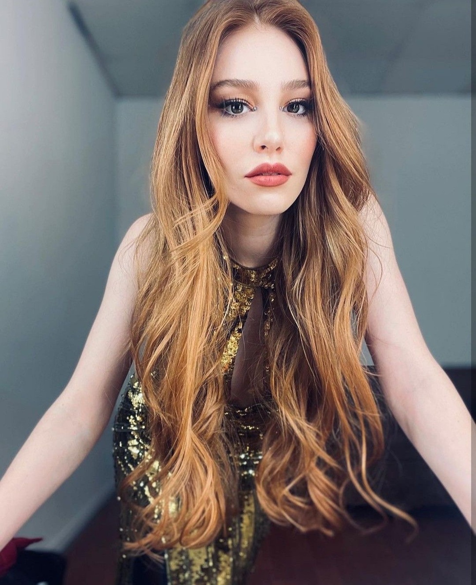 Эльчин Сангу (тур. Elçin Sangu) — турецкая актриса и модель. Известна ролями в сериалах «Любовь напрокат», «Бесценное время», «Курт Сеит и Александра». 13 августа 1985 год - ♌️ 