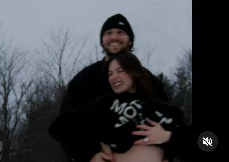 Хейли Стейнфилд с мужем📷
