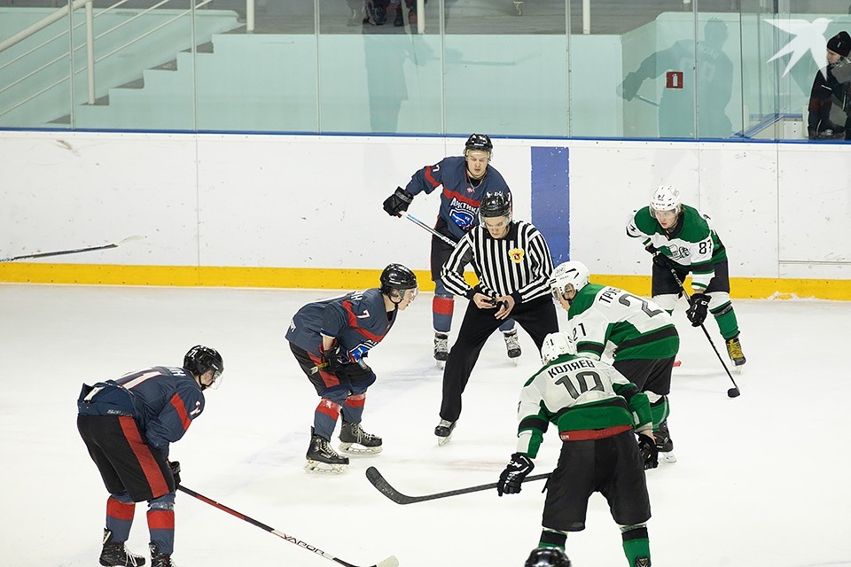    Помимо финансирования спортсмены жалуются на плохую инфраструктуру для тренировок и выступлений. Антон ЗАБИРОВ