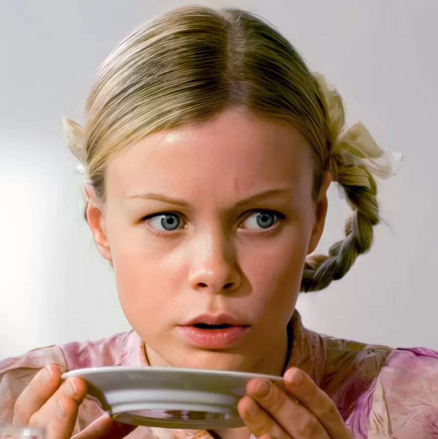 Евгения Осипова в фильме «Доярка из Хацапетовки», 2009 год