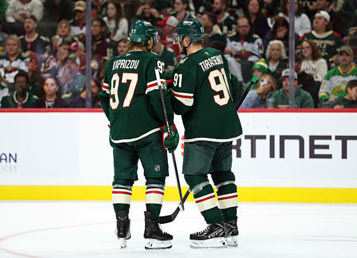     Звездный американец Хьюз высказался о Капризове и Тарасенко