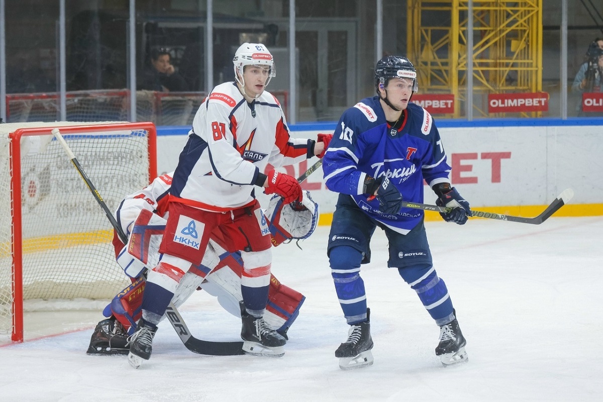    Даниилу Ильину осталось провести 15 игр в ВХЛ, чтобы достичь числа 300