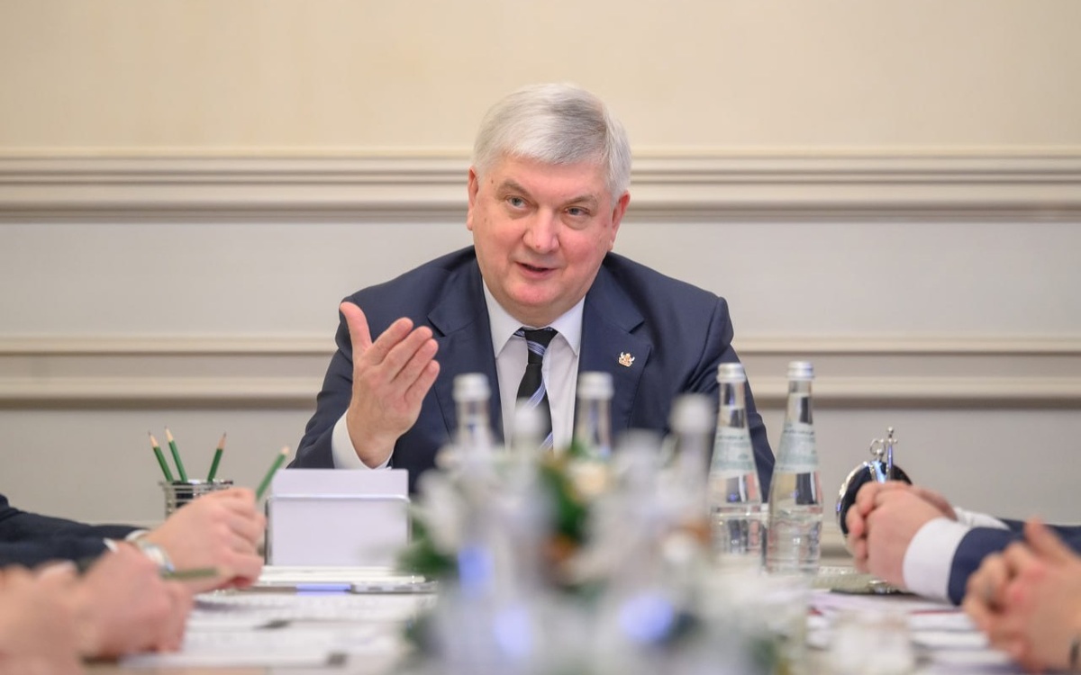    Губернатор Воронежской области Александр Гусев утвержден в статусе секретаря регионального отделения партии «Единая Россия» фото: телеграм-канал Александра Гусева
