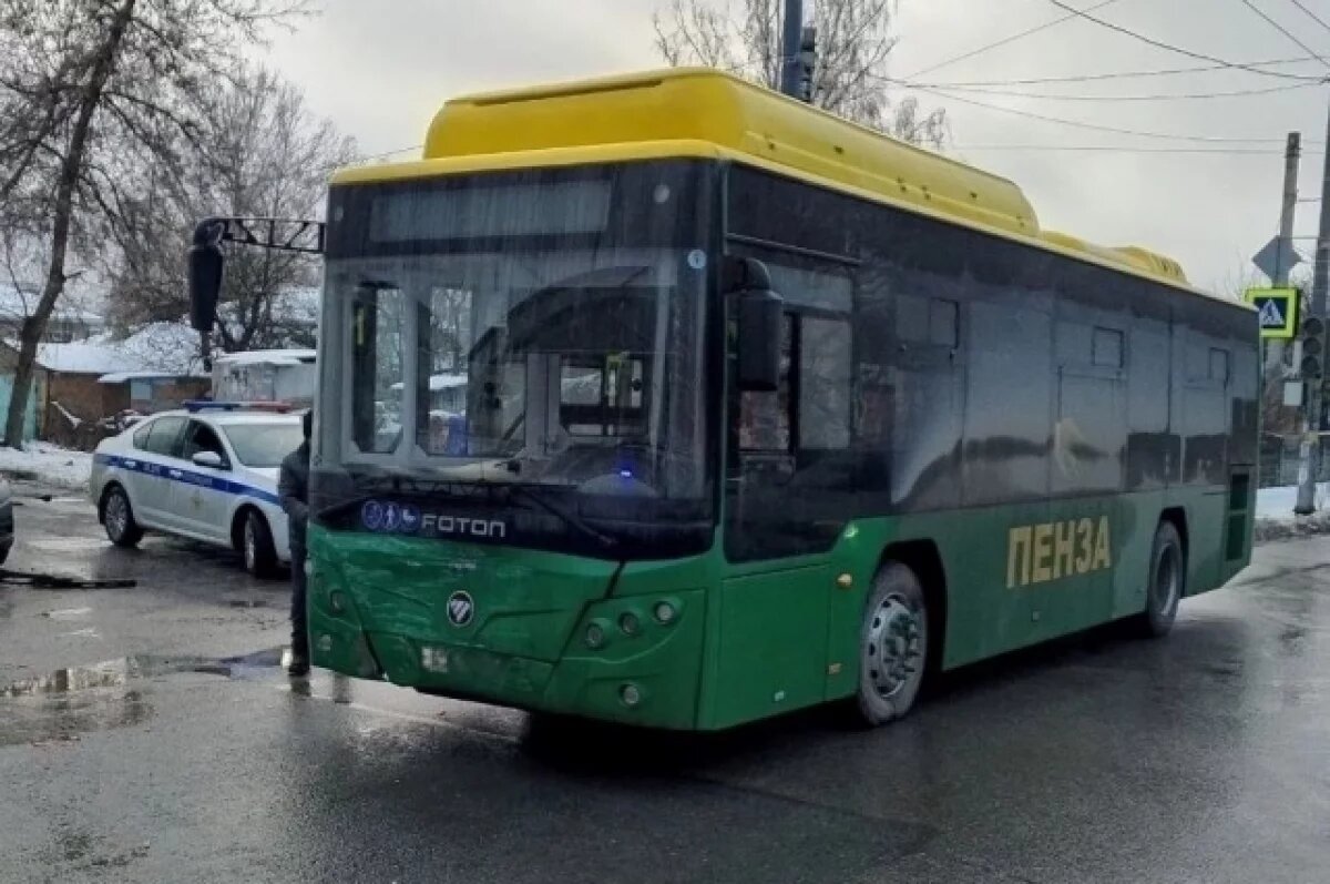    В Пензе на ул. Рахманинова в ДТП с автобусом и 2 авто пострадали 3 человека