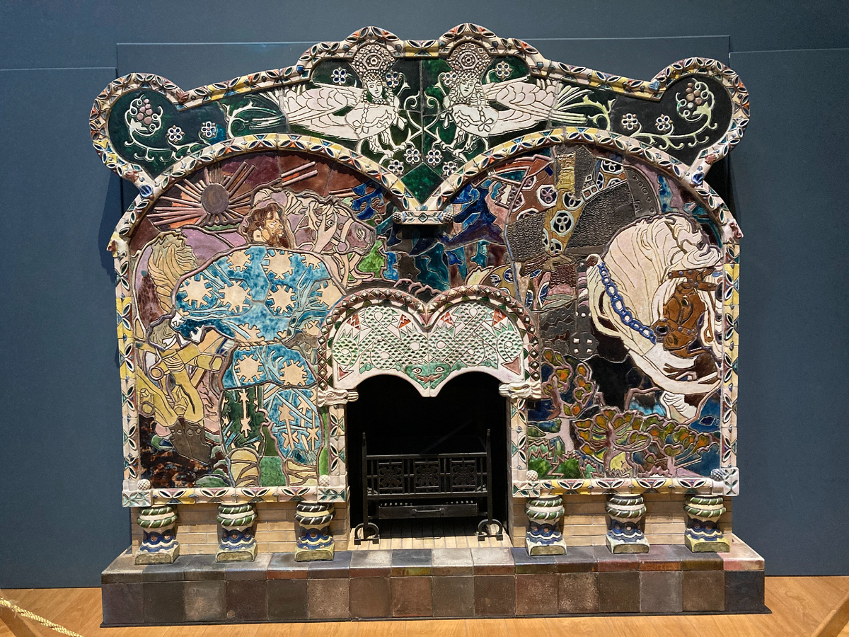 Камин "Микула Селянинович и Вольга"