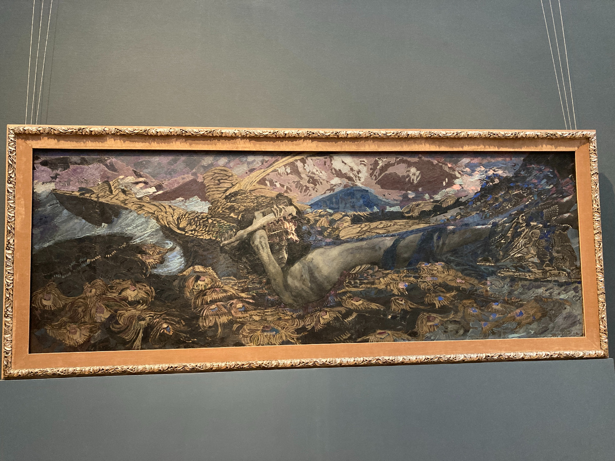 "Демон повержанный". Тело демона изломано, взгляд пустой. Такую картину легко можно представить в качестве иллюстрации к фильму ужасов.