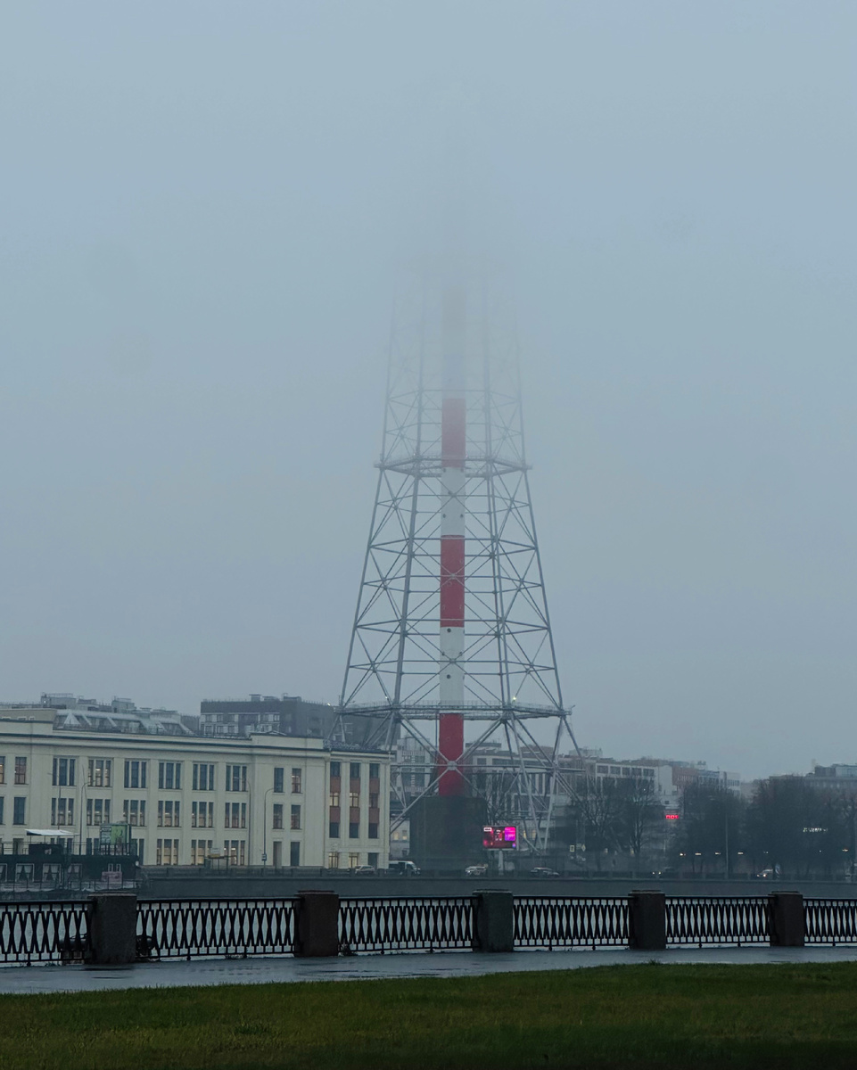 Телебашня в тумане