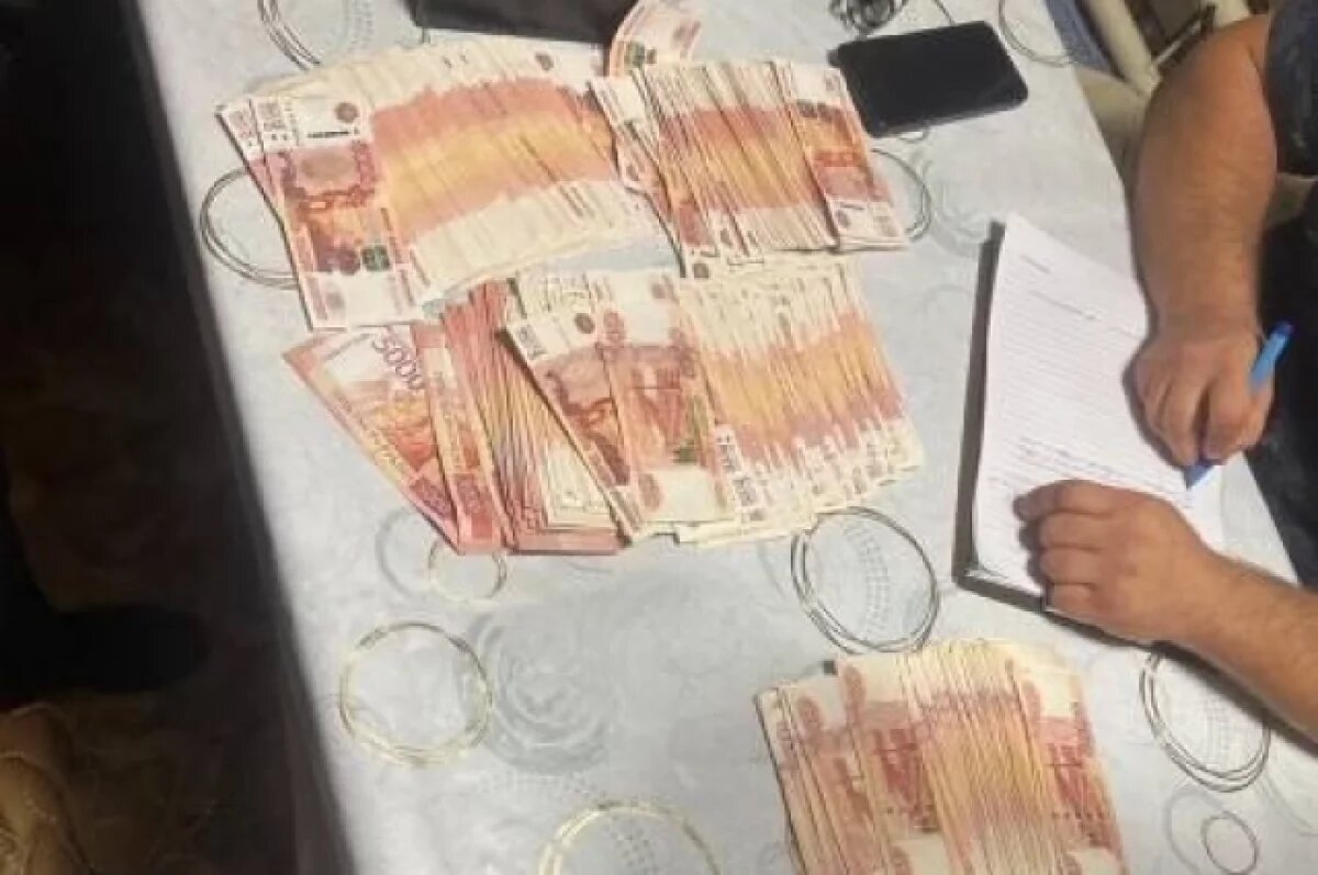    Ранее судимая астраханка хранила дома 85 свёртков с каннабисом