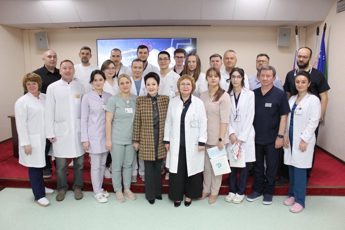    Врачи из Перми, Уфы, Волгограда, Астрахани и Тюмени начали трудовую деятельность в Окружном кардиоцентре
