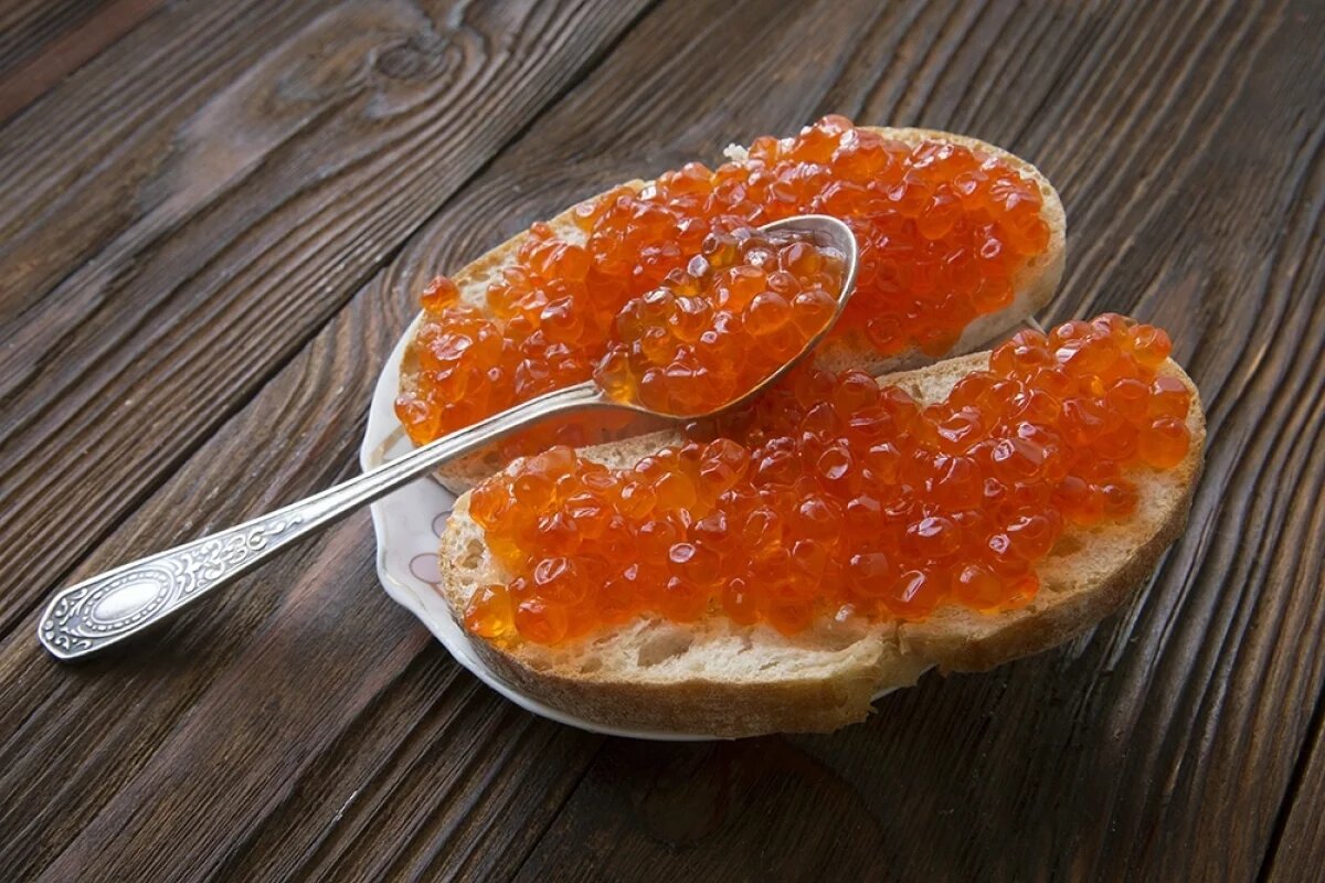    Оценить объем прошлогодней икры на рынке глава Рыбного союза не смог, но надеется, что они ритмично сокращаются до минимальных значений.