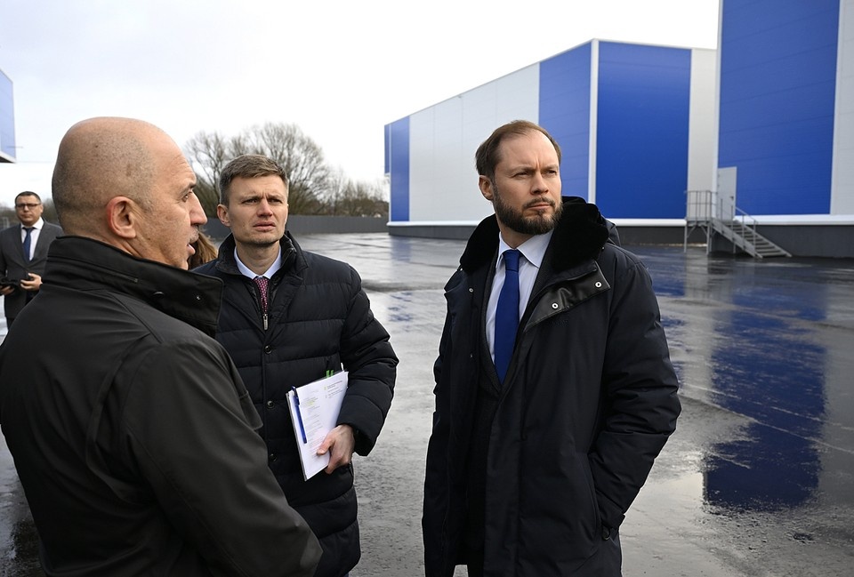    Виталий Королев осмотрел территорию парка. ПТО